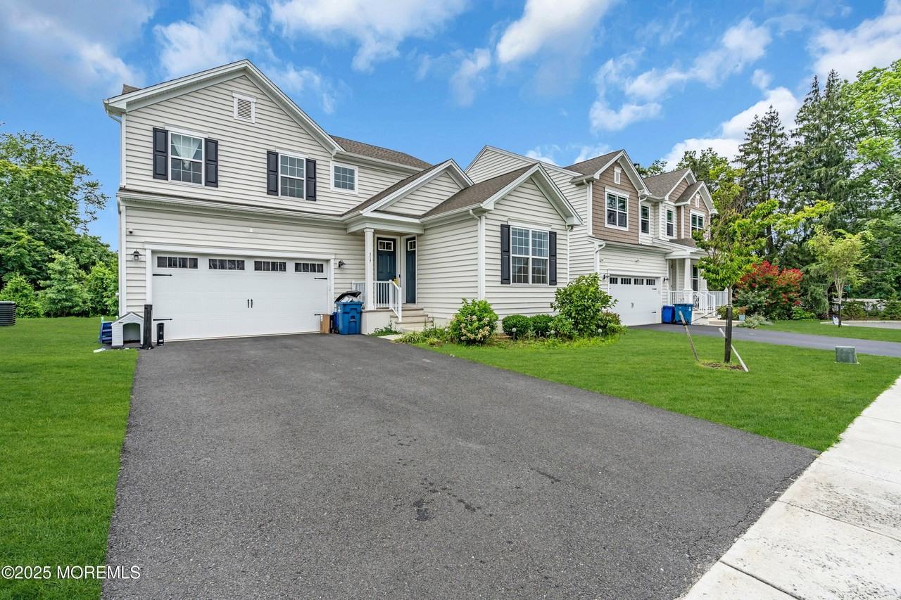 317 Tulip Ct - Photo 3 of 31