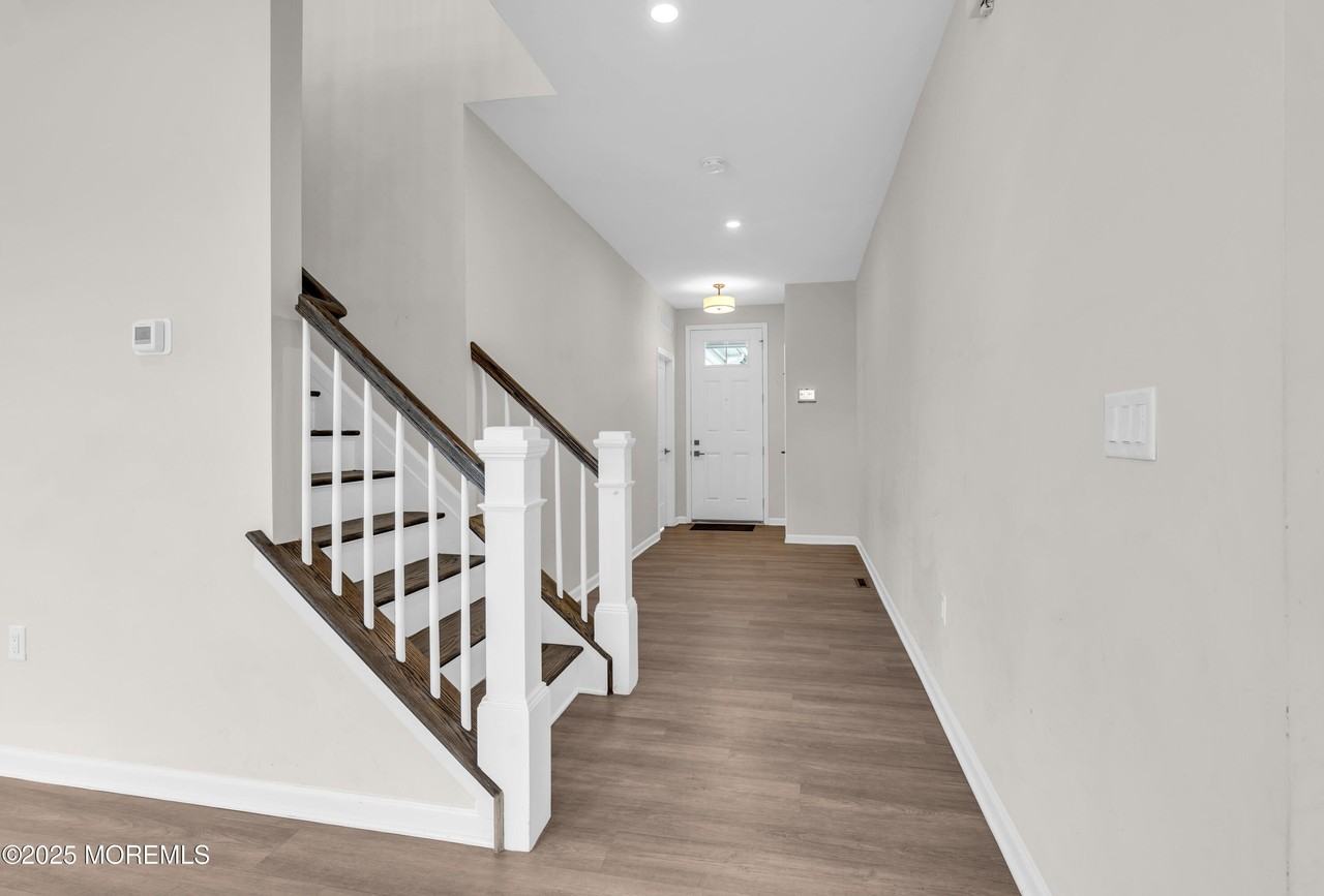 317 Tulip Ct - Photo 4 of 31