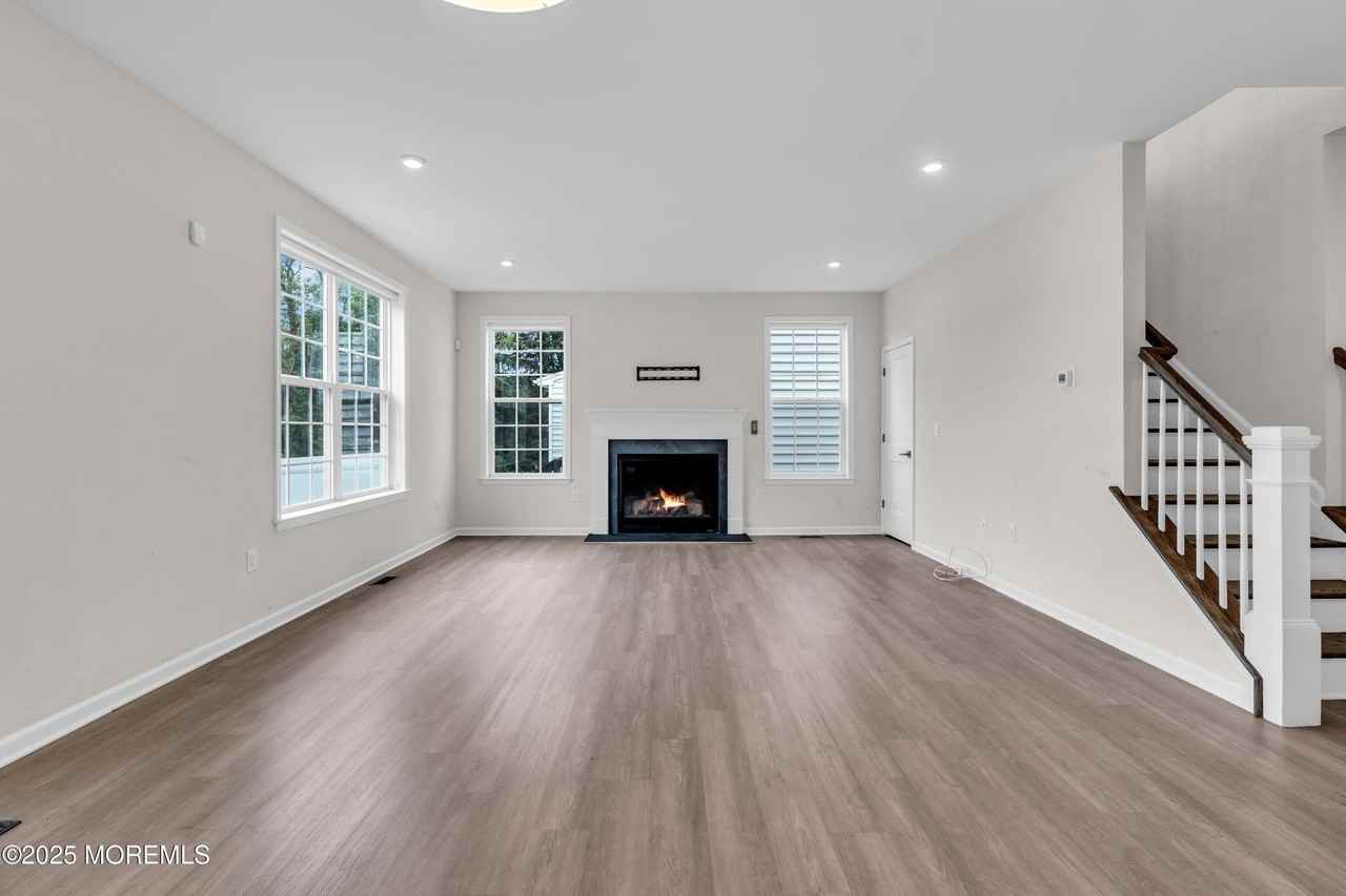 317 Tulip Ct - Photo 5 of 31