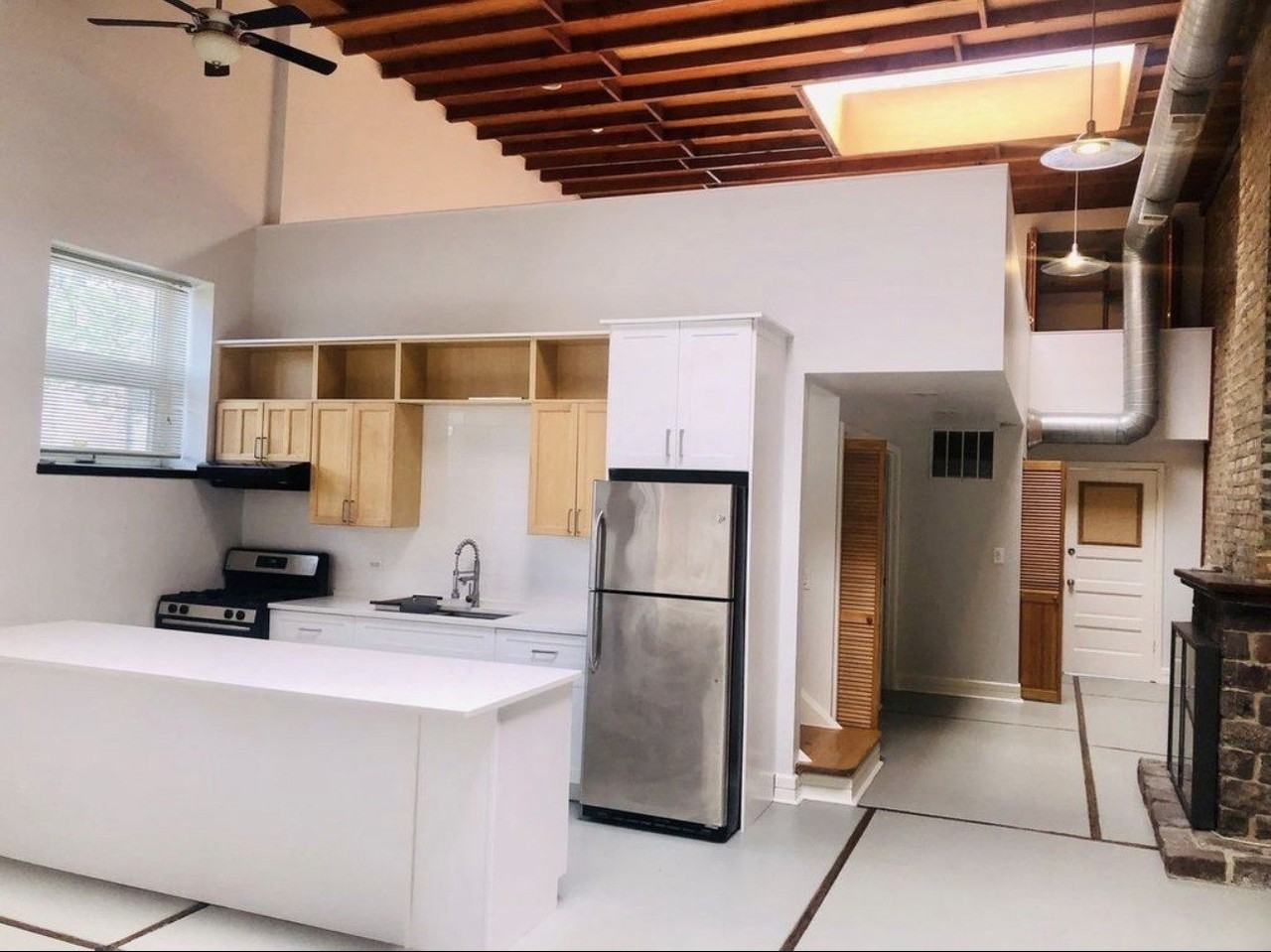 1835 S Loomis St Unit Loft - Photo 3 of 11