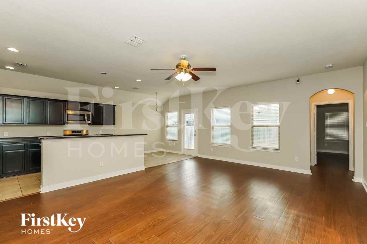 3445 Cayman Dr - Photo 3 of 19