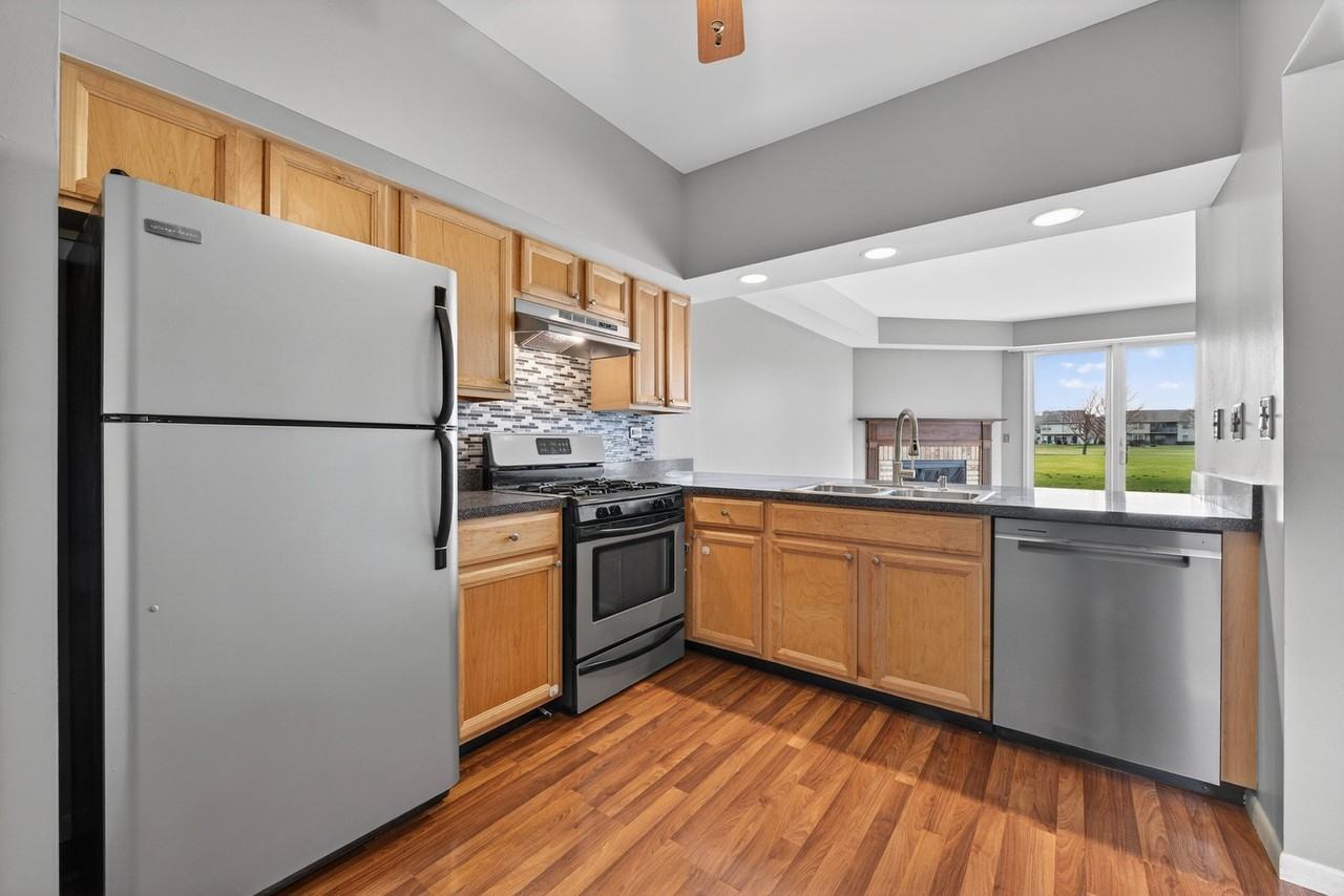 1454 Eagle Ct Unit 1454 - Photo 5 of 32