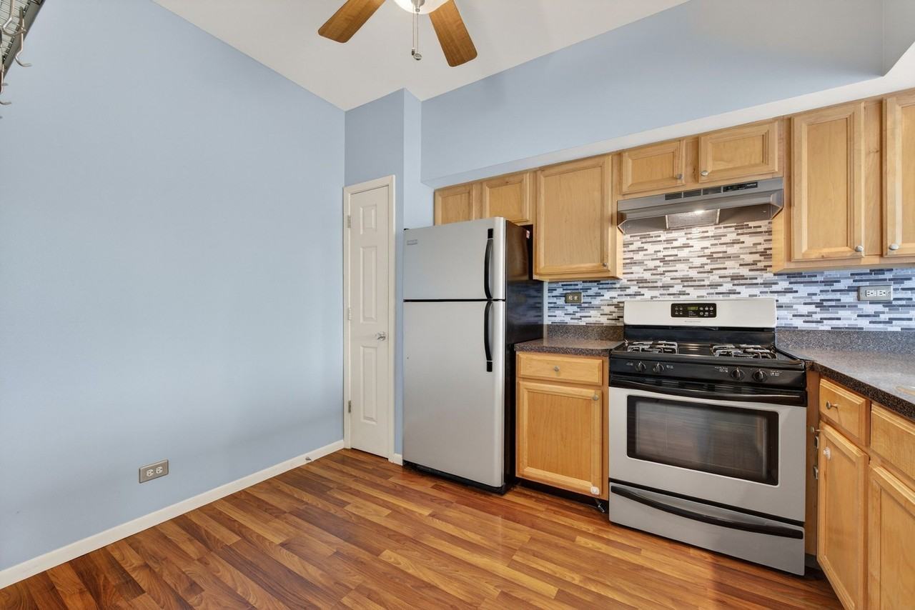 1454 Eagle Ct Unit 1454 - Photo 7 of 32