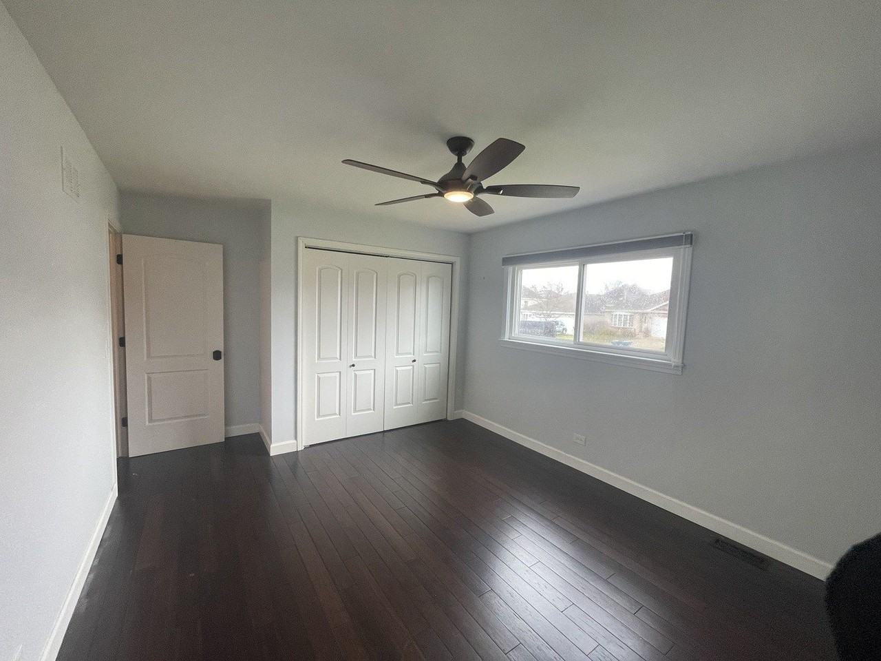 566 W Comstock Ave - Photo 6 of 13