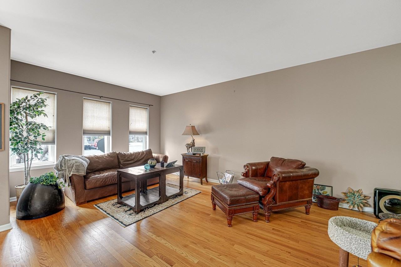 8217 Lincoln Ave - Photo 5 of 27