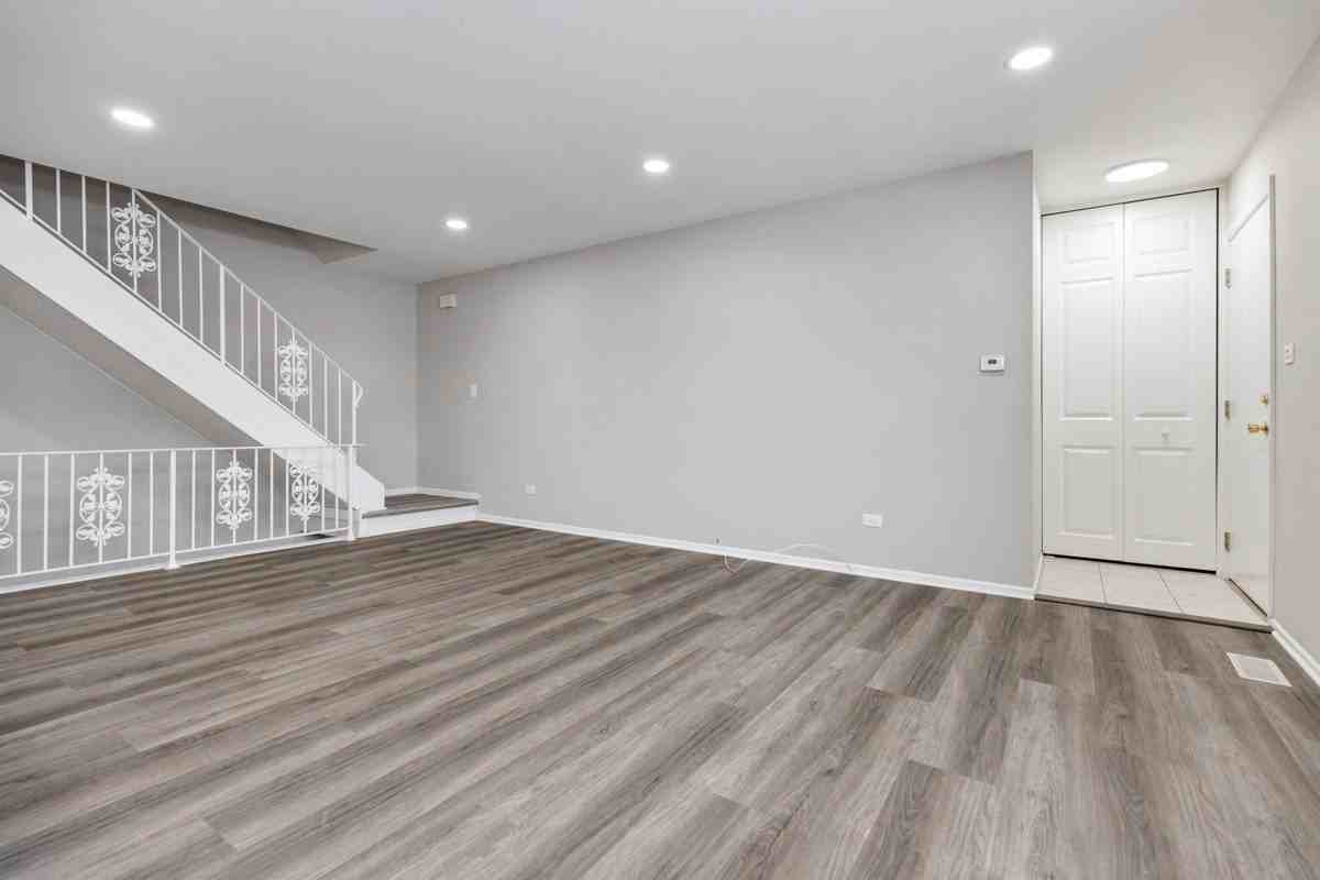 262 Inverrary Ln - Photo 5 of 25