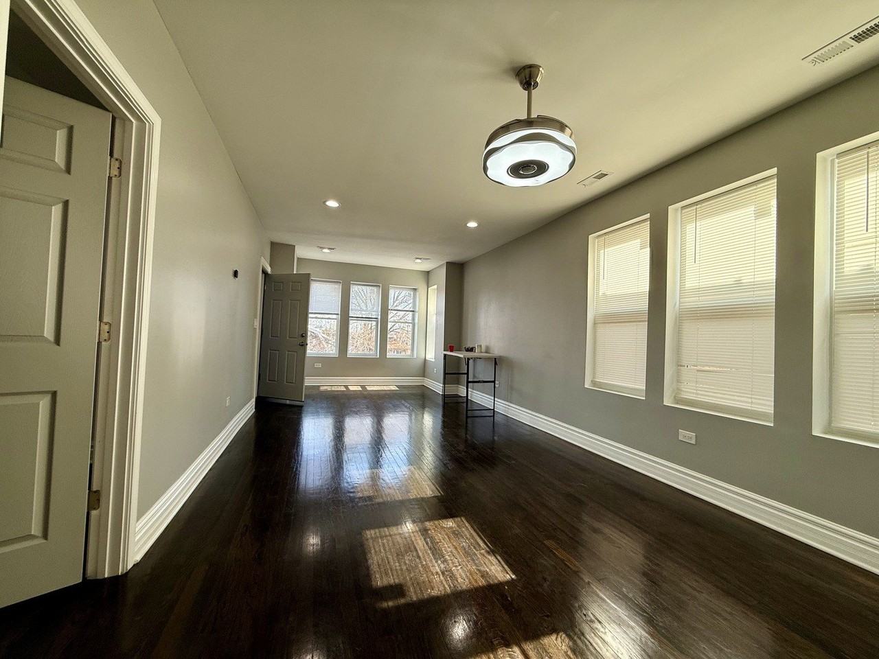 2118 S 59th Ave Unit 3 - Photo 2 of 11