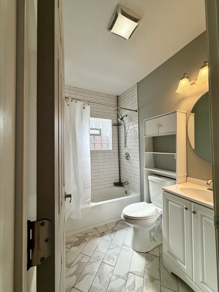 2118 S 59th Ave Unit 3 - Photo 5 of 11