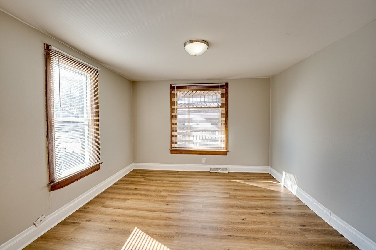 407 Beach St Apt A - Photo 4 of 15