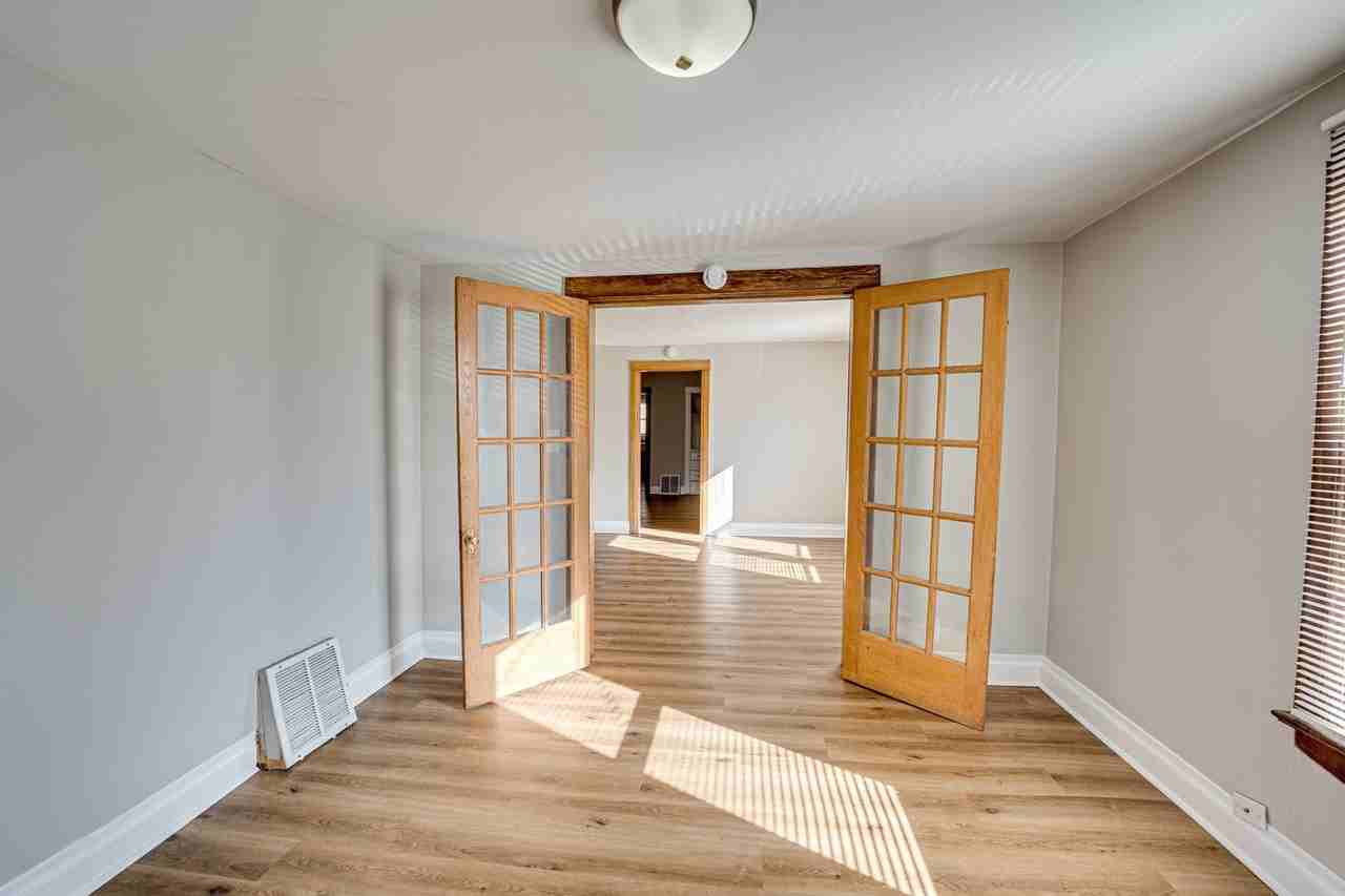 407 Beach St Apt A - Photo 5 of 15