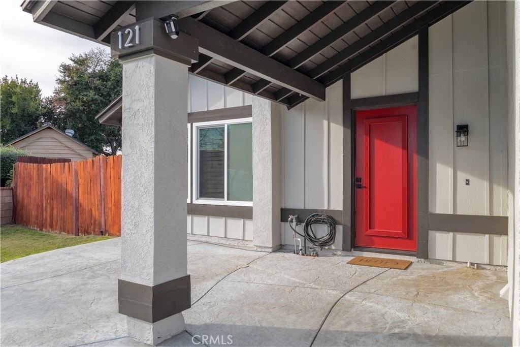 121 Genoa Way - Photo 3 of 9