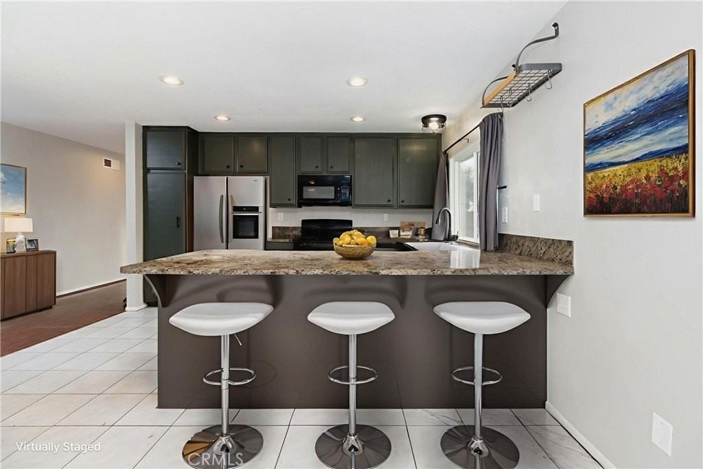 121 Genoa Way - Photo 6 of 9