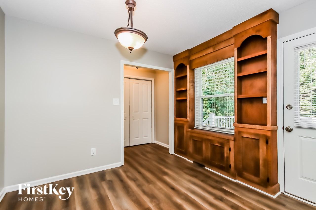 6917 Forest Manor Dr - Photo 5 of 15