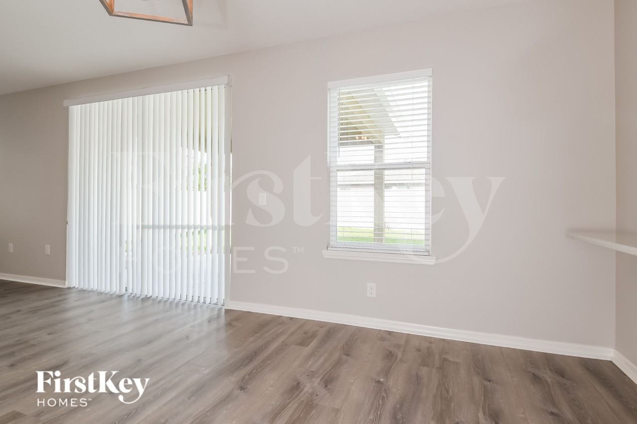 2000 Remembrance Ave - Photo 6 of 15