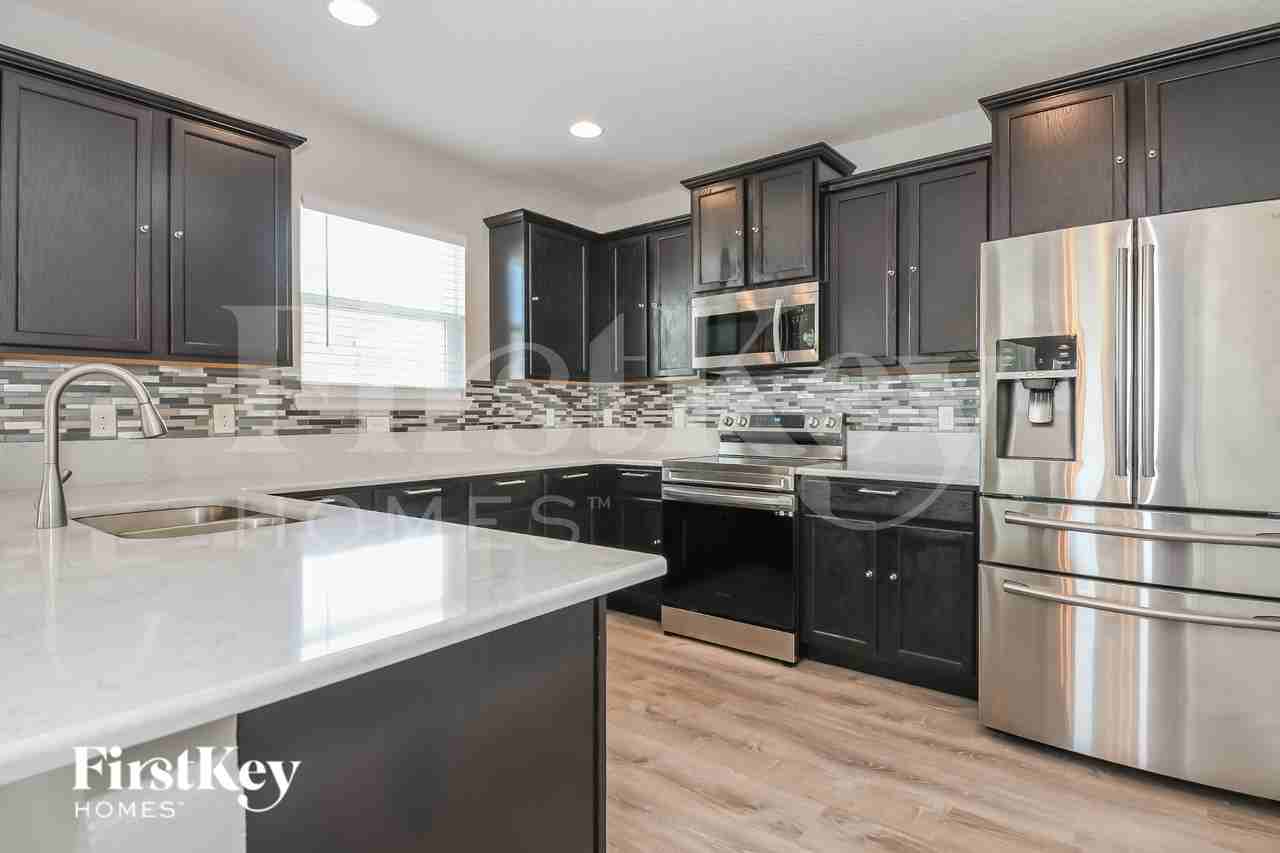 2000 Remembrance Ave - Photo 7 of 15