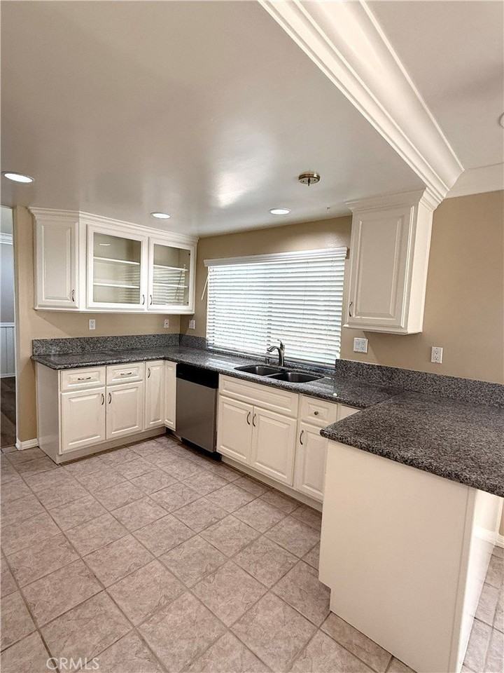 32001 Lazy Glen Ln - Photo 7 of 32