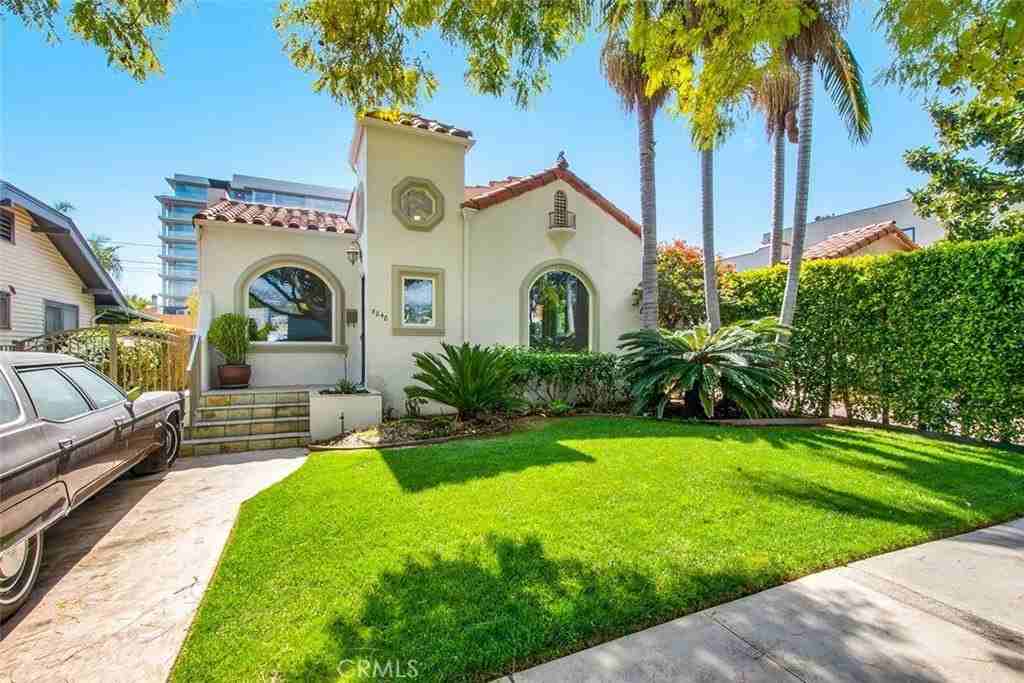 8848 Ashcroft Ave - Photo 2 of 38