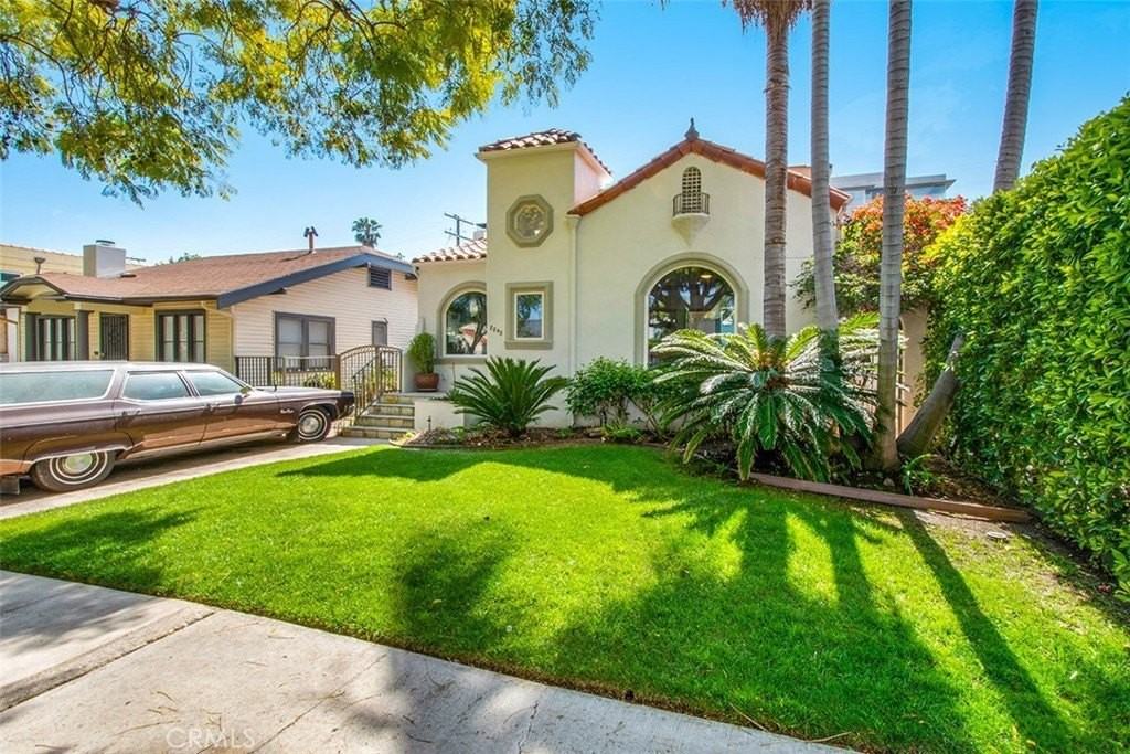 8848 Ashcroft Ave - Photo 4 of 38