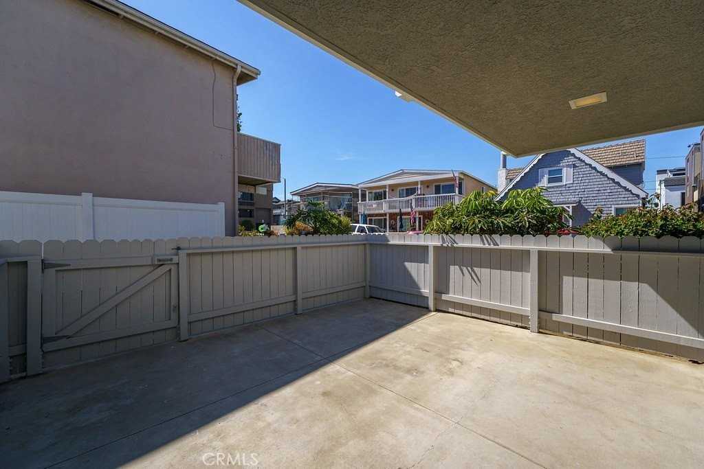 114 44th St #B - Photo 5 of 30