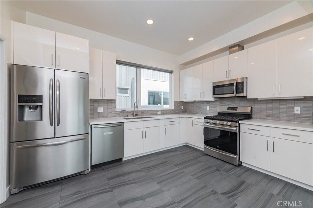 6016 W Beachwood Ln - Photo 7 of 29