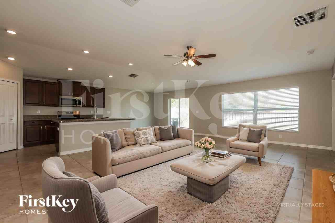 10621 Standing Stone Dr - Photo 4 of 20