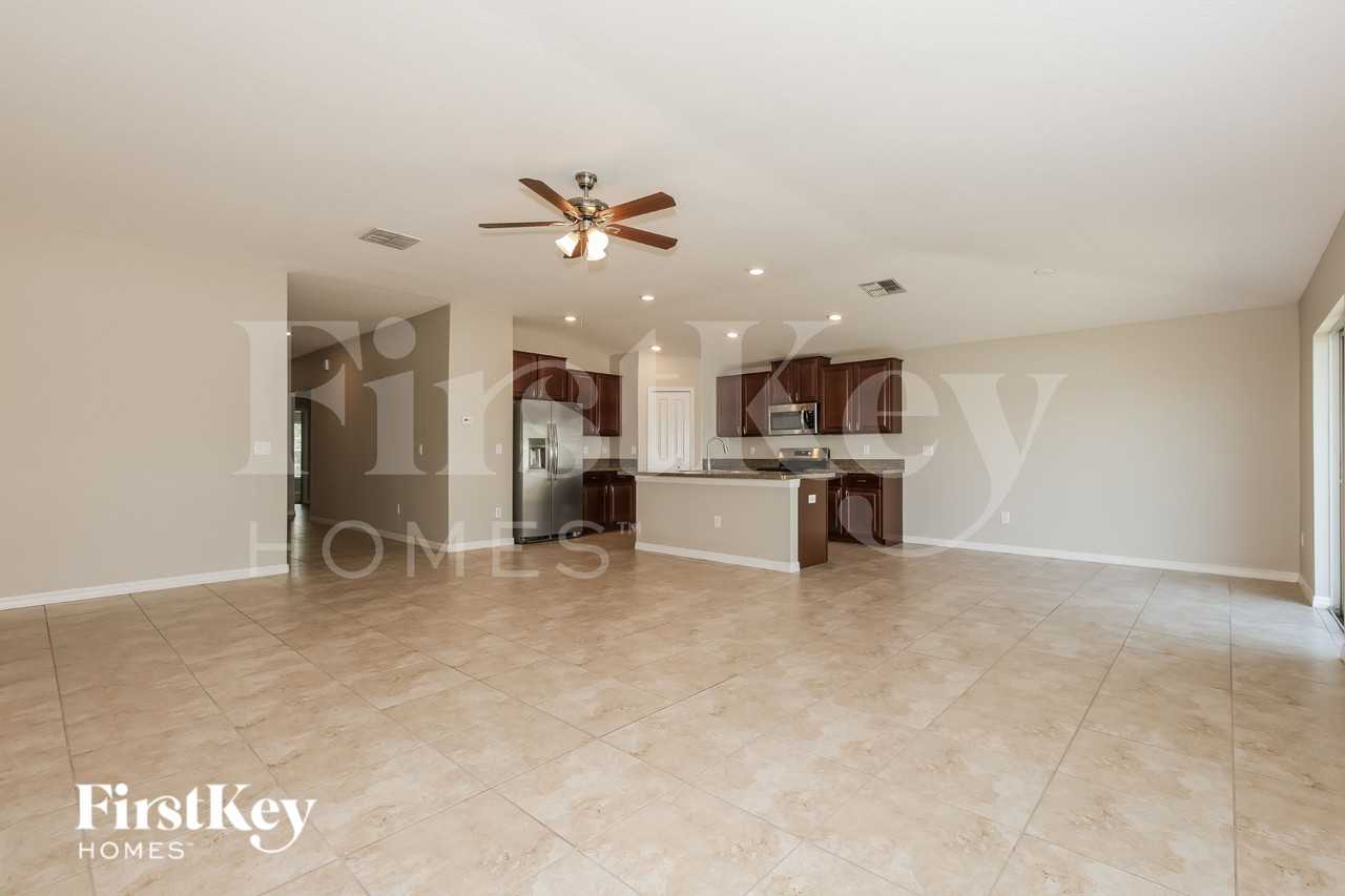 10621 Standing Stone Dr - Photo 5 of 20