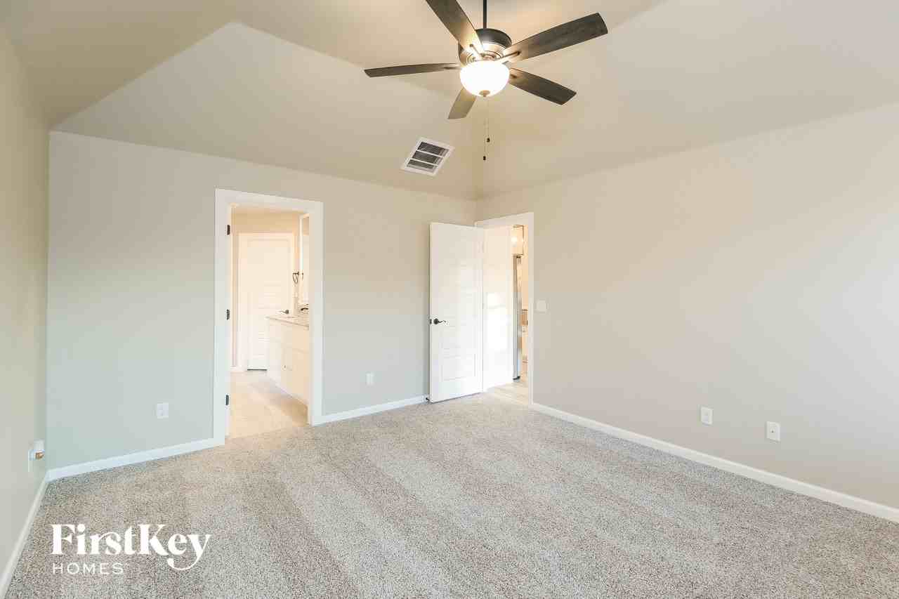 9113 Nw 121st St - Photo 7 of 15