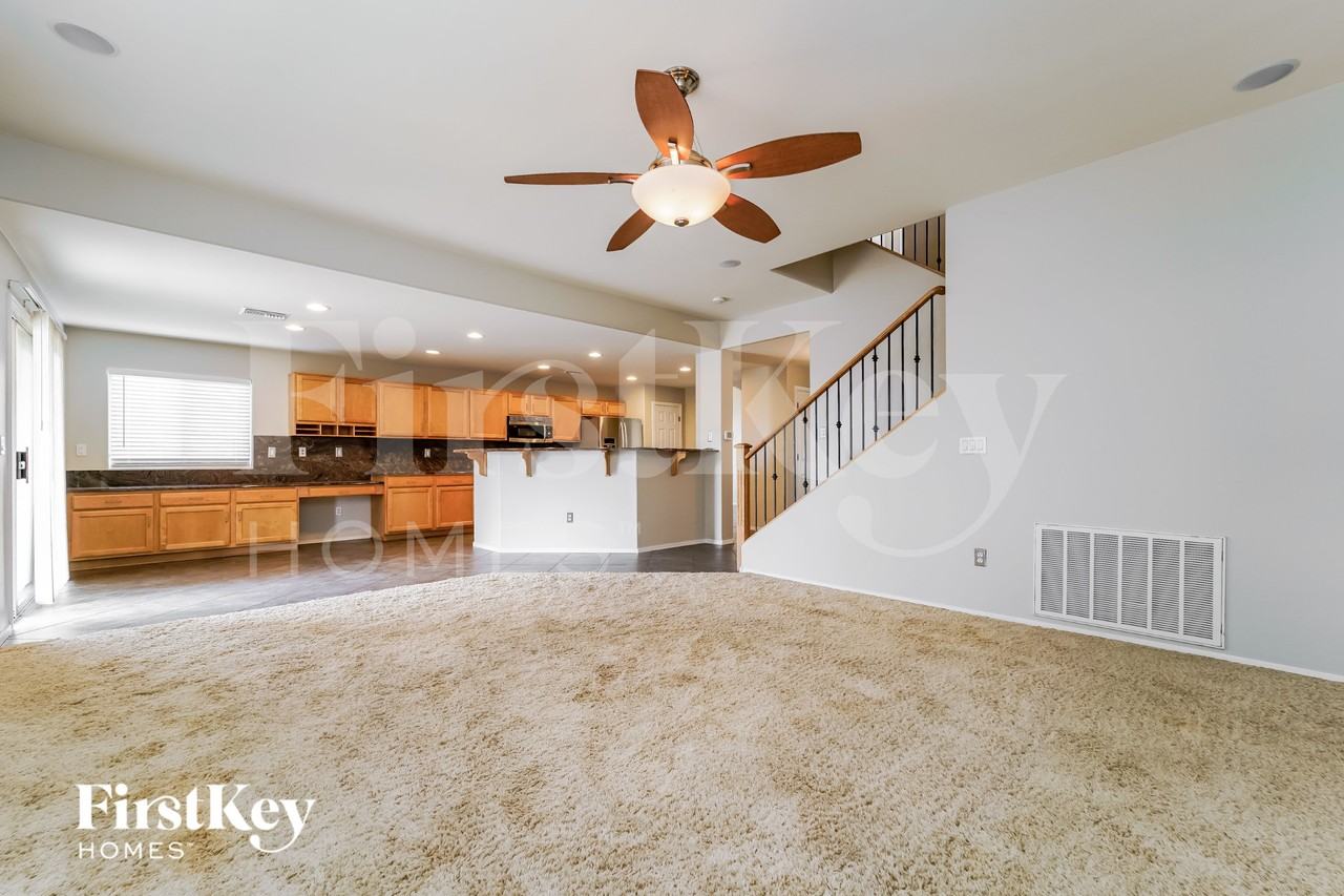 8202 S Placita Gijon - Photo 4 of 16