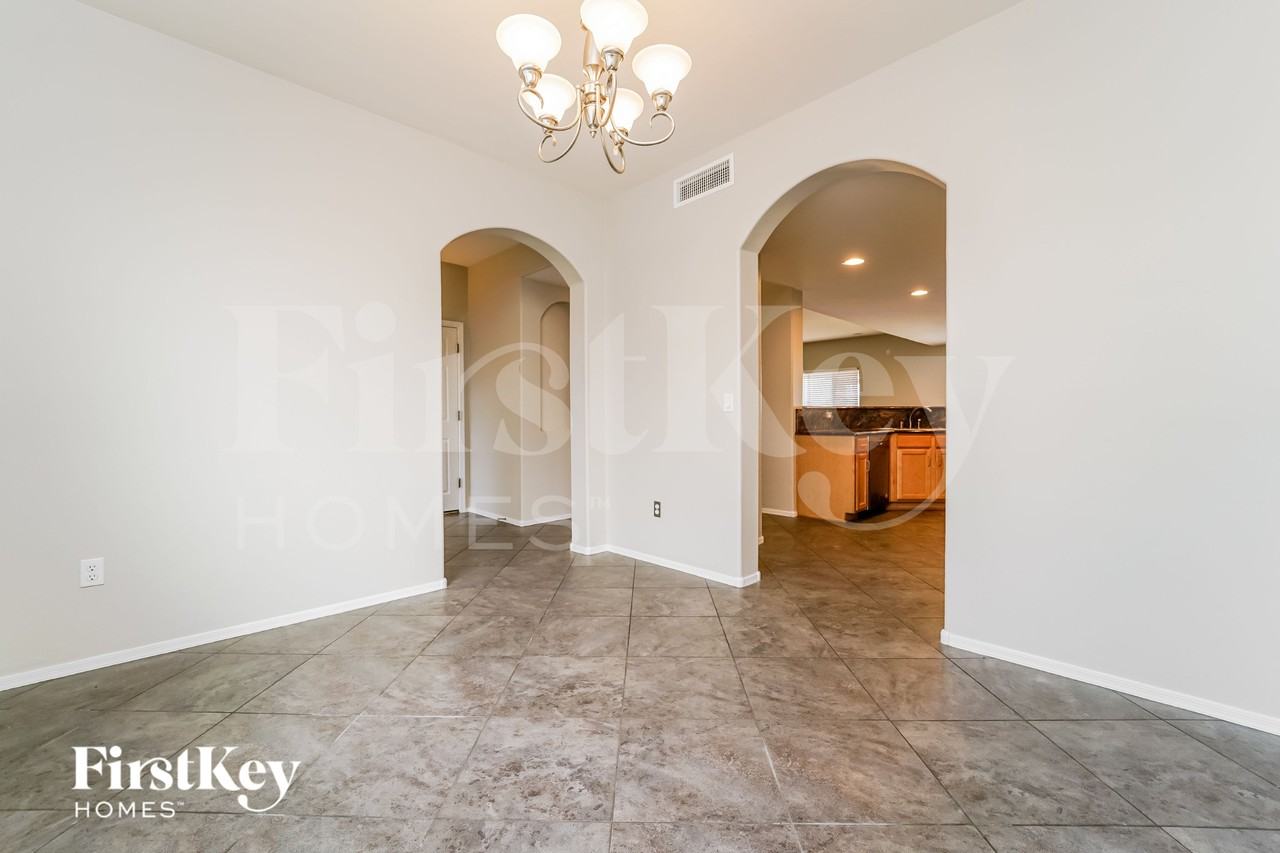 8202 S Placita Gijon - Photo 5 of 16