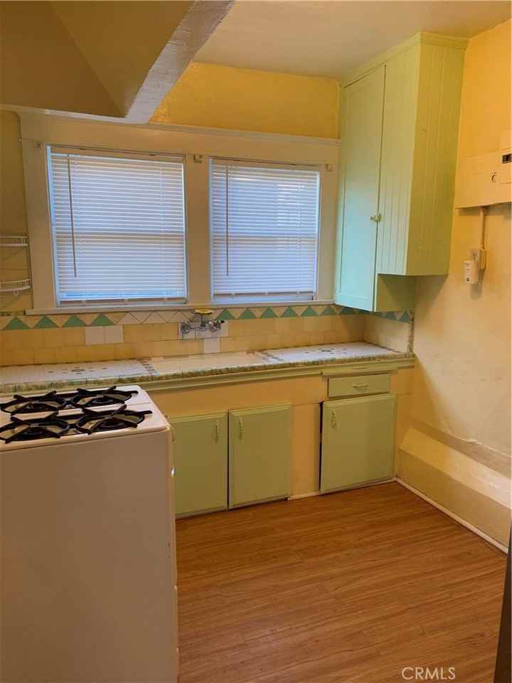 384 W 15th St - Photo 3 of 3