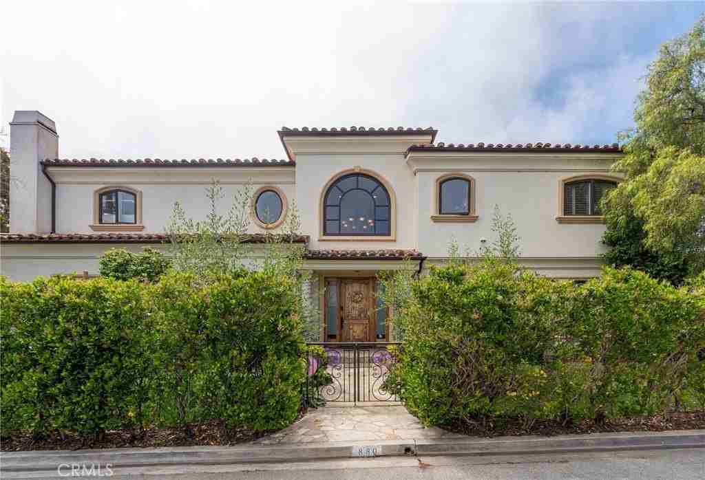 880 11th St - Photo 2 of 50