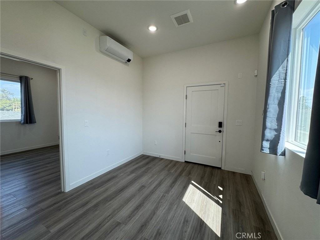 209 N Serrano Ave - Photo 7 of 19