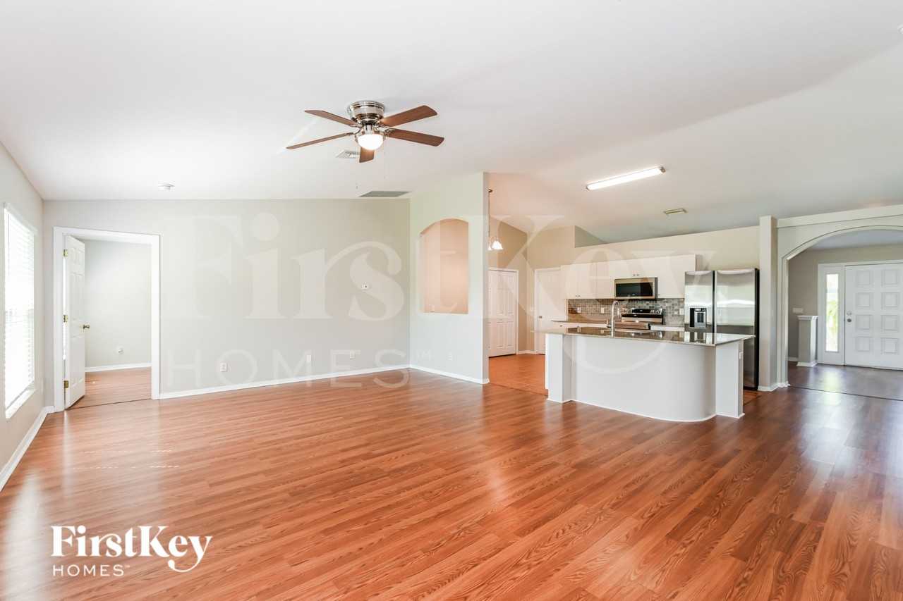 3737 Sw 1st Pl - Photo 3 of 19