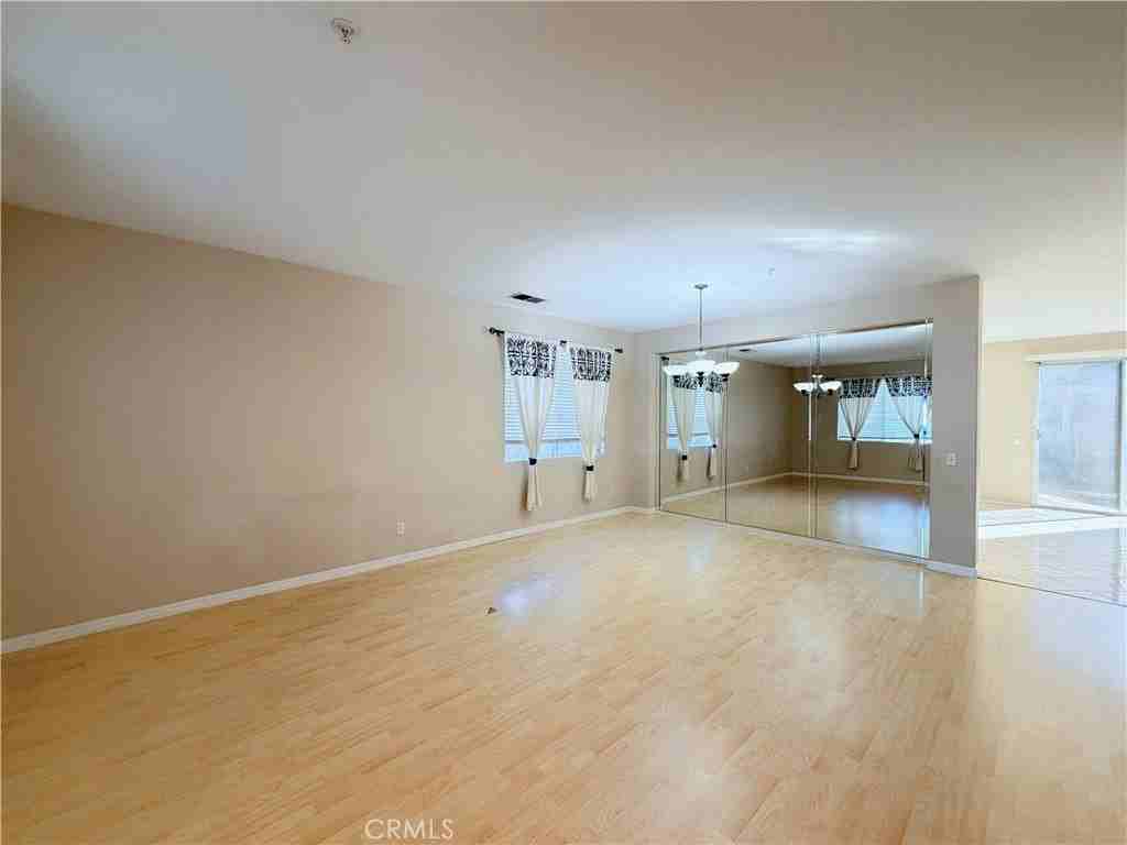 5793 Oakdale Ln - Photo 4 of 36