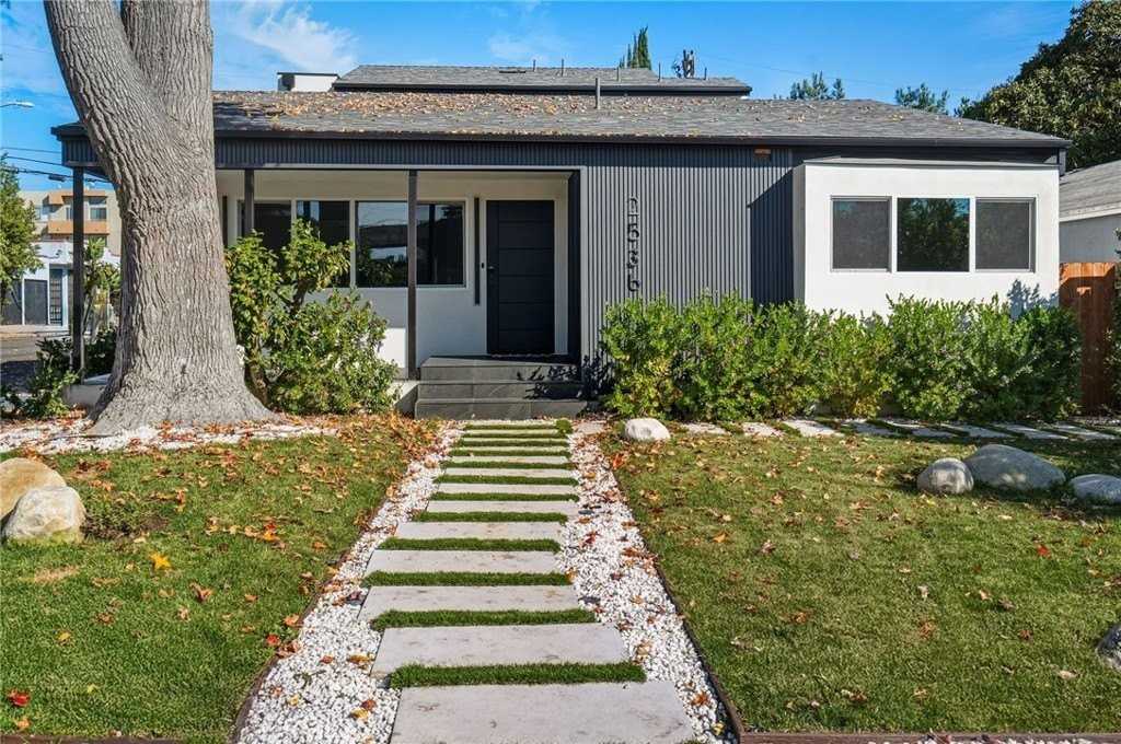 2536 Cotner Ave - Photo 4 of 50