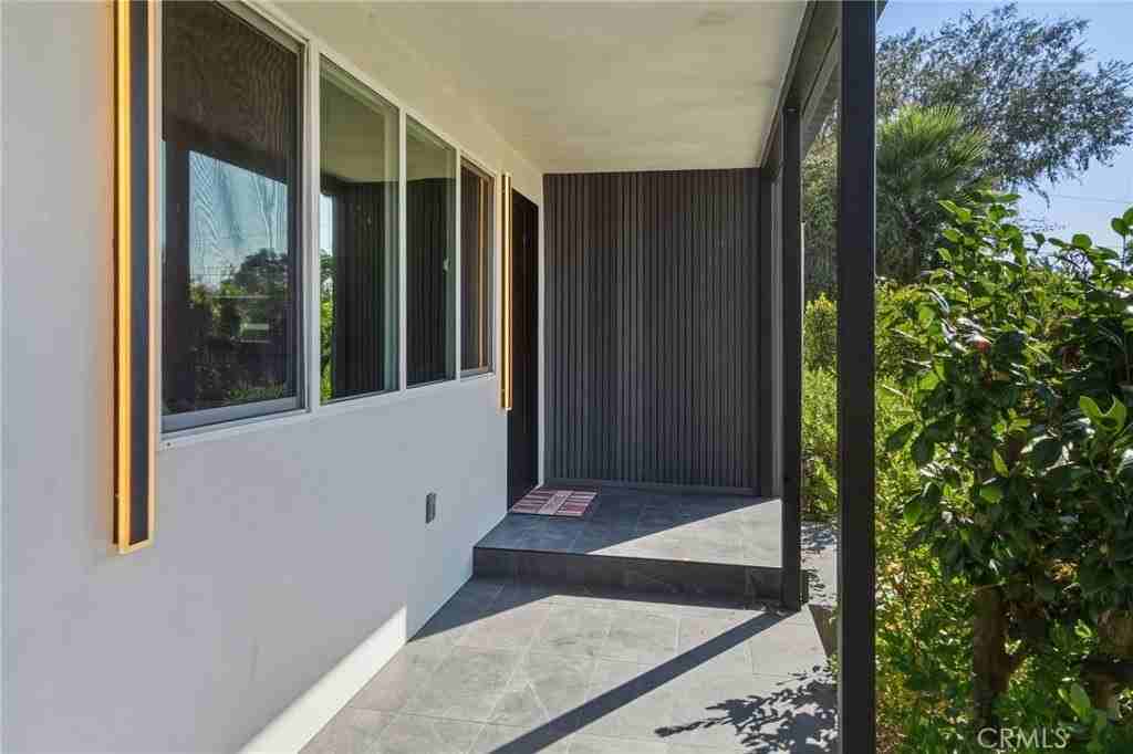 2536 Cotner Ave - Photo 7 of 50