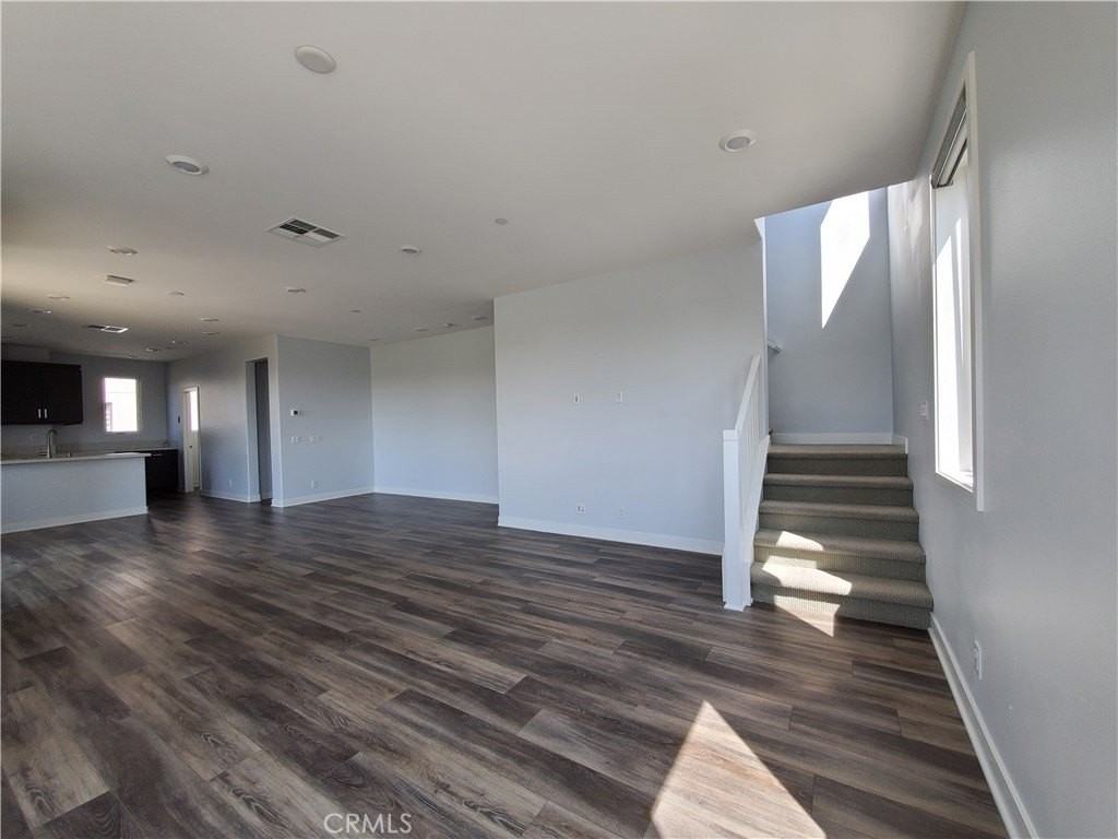 430 Transport - Photo 5 of 20