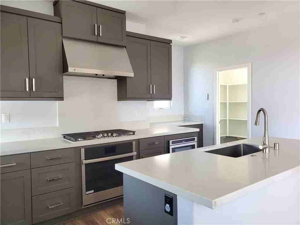 430 Transport - Photo 6 of 20