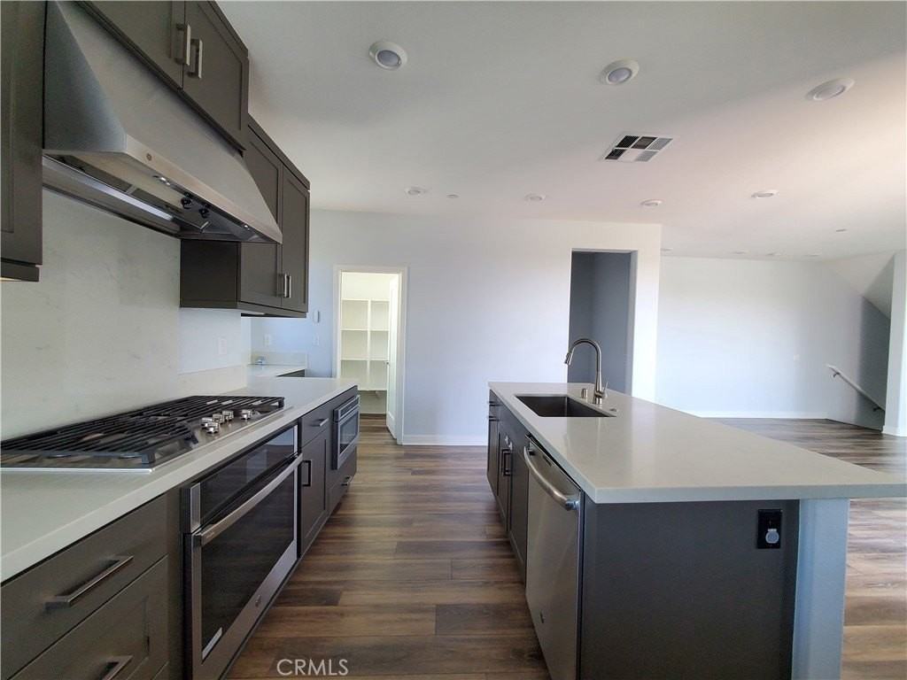 430 Transport - Photo 7 of 20