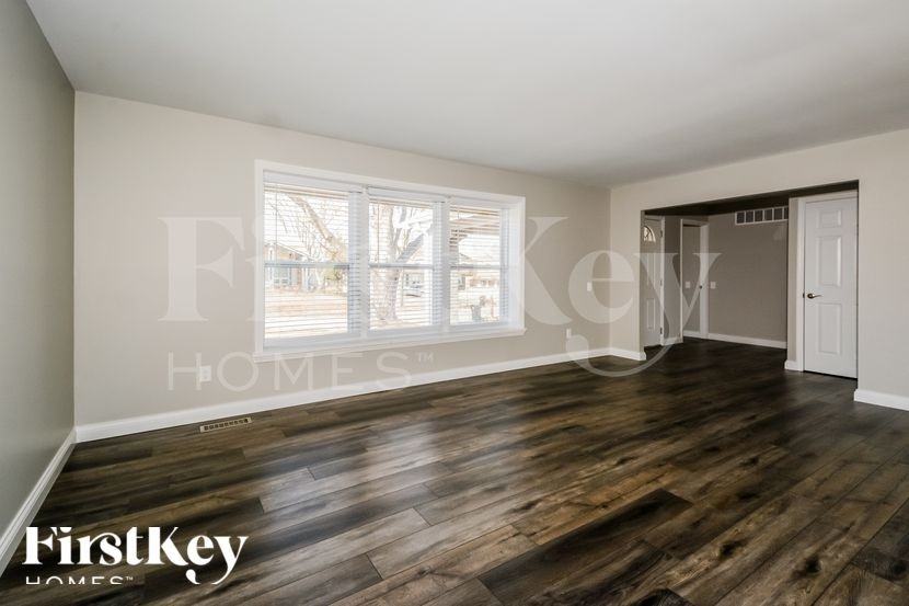 11814 Featherwood Dr - Photo 4 of 15