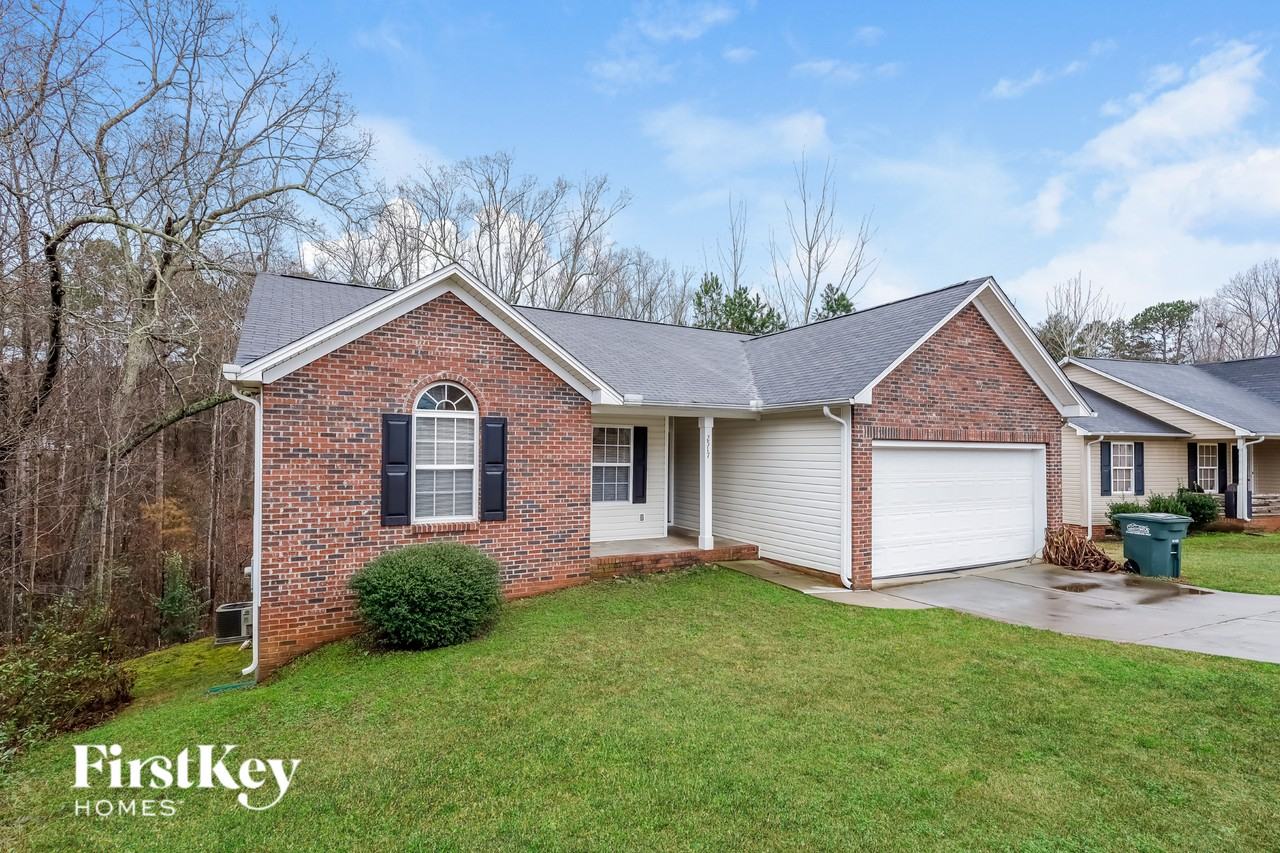 2517 Pine Bark Ct - Photo 2 of 15