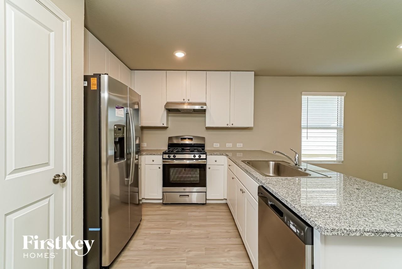 10707 Prusiner Dr - Photo 6 of 15