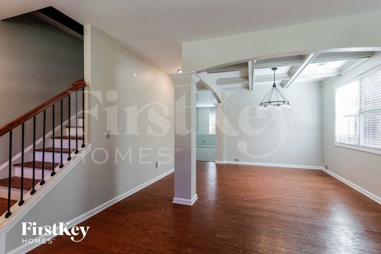 1312 Thomas Daniel Way - Photo 4 of 15