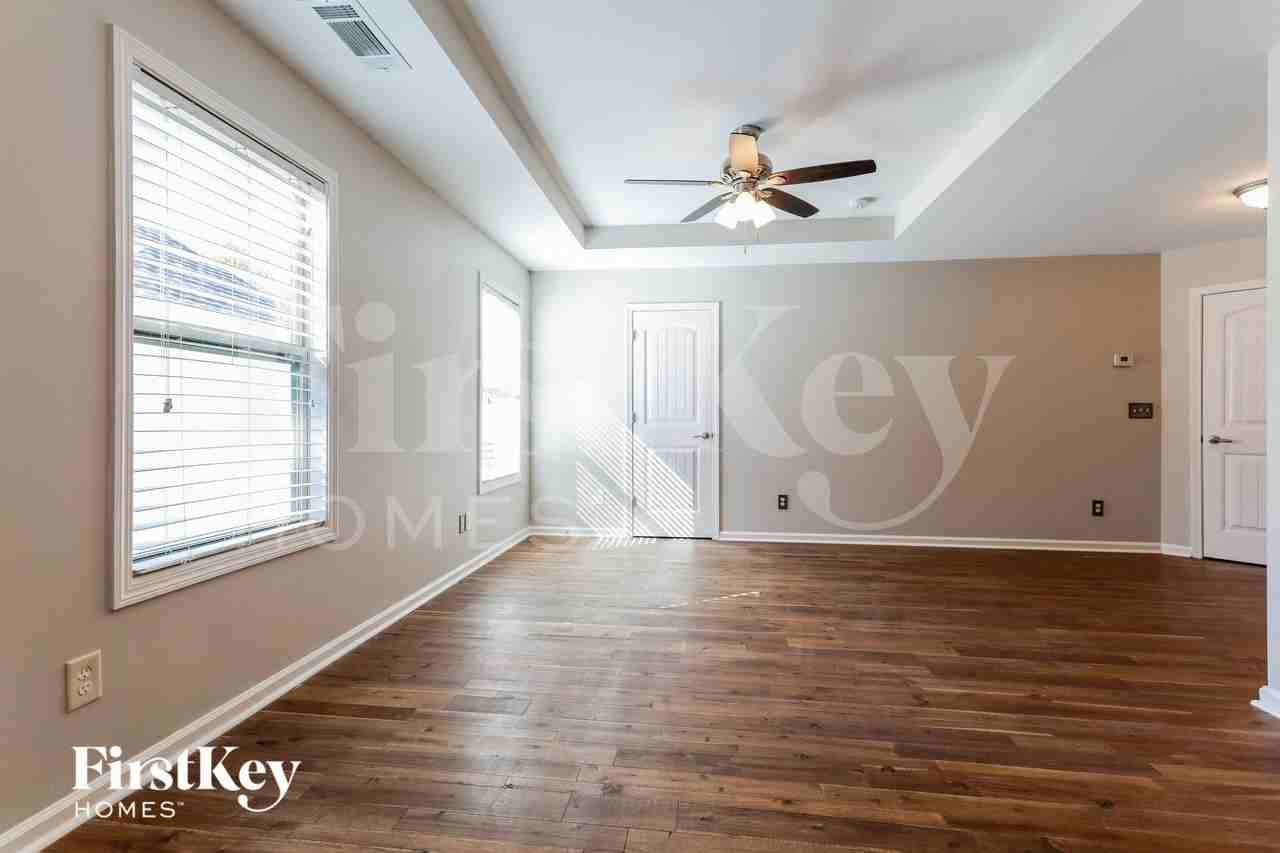 1312 Thomas Daniel Way - Photo 6 of 15