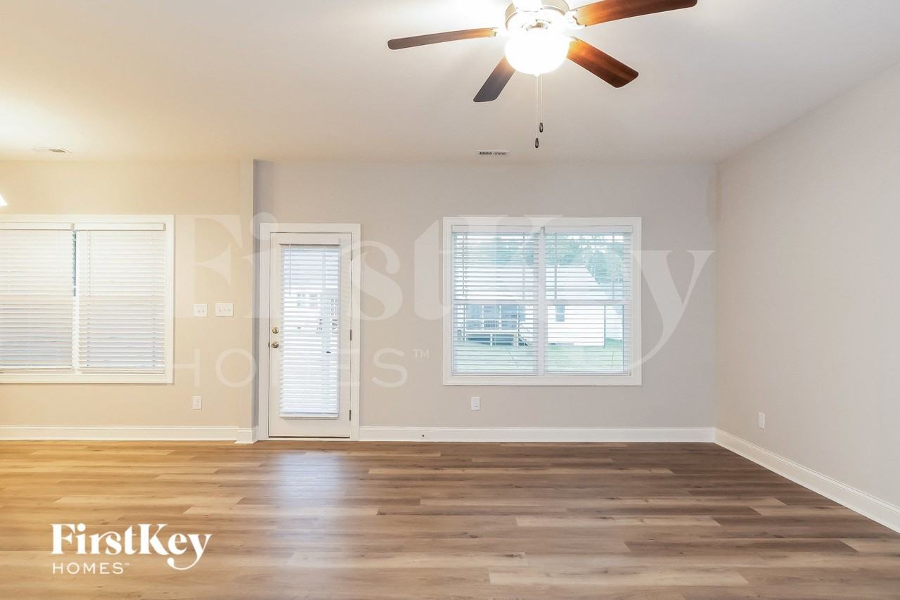 116 Unique Pl - Photo 3 of 15