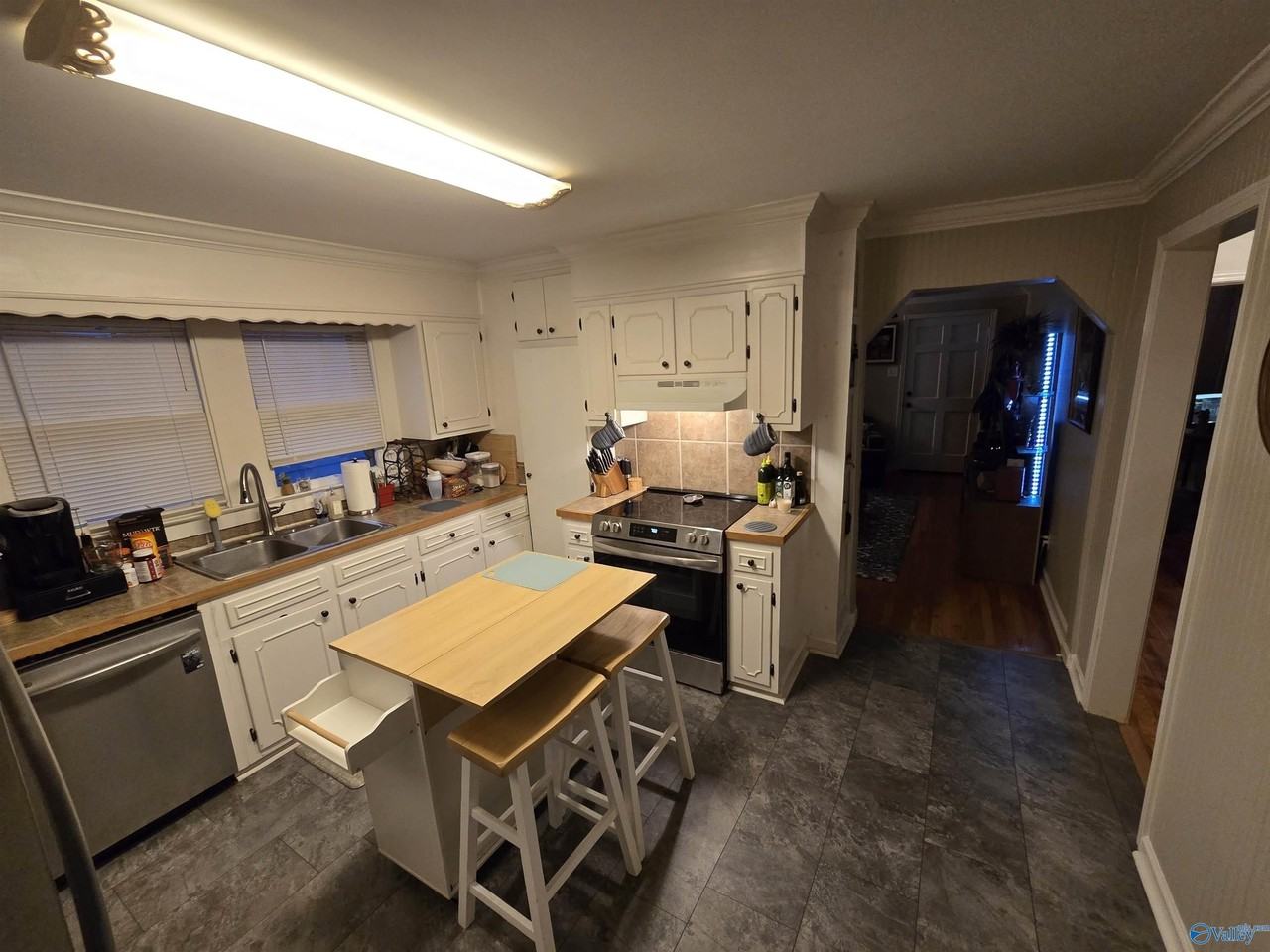 410 Mccullough Ave Ne - Photo 6 of 20