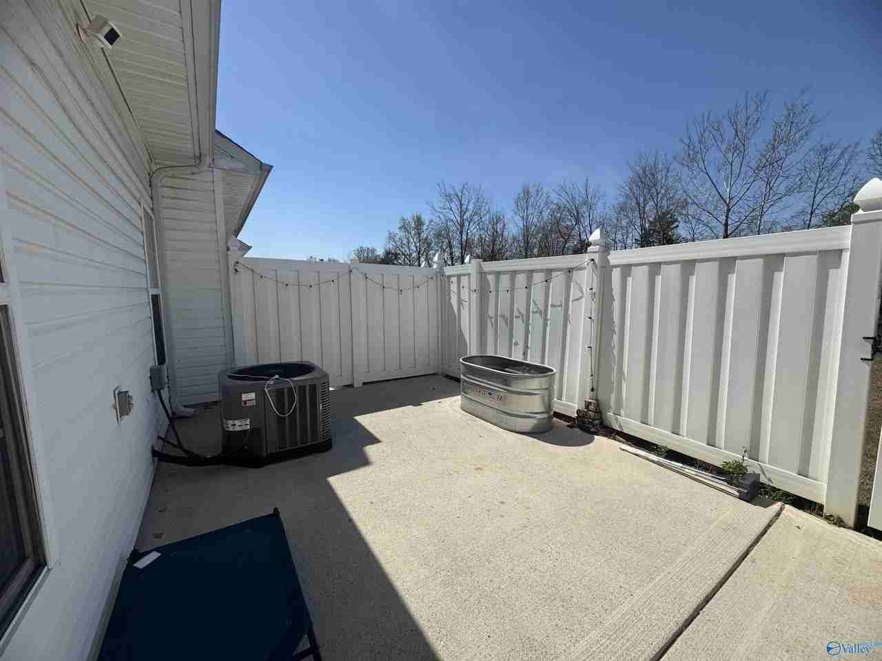 468 Shamrock Dr - Photo 3 of 35