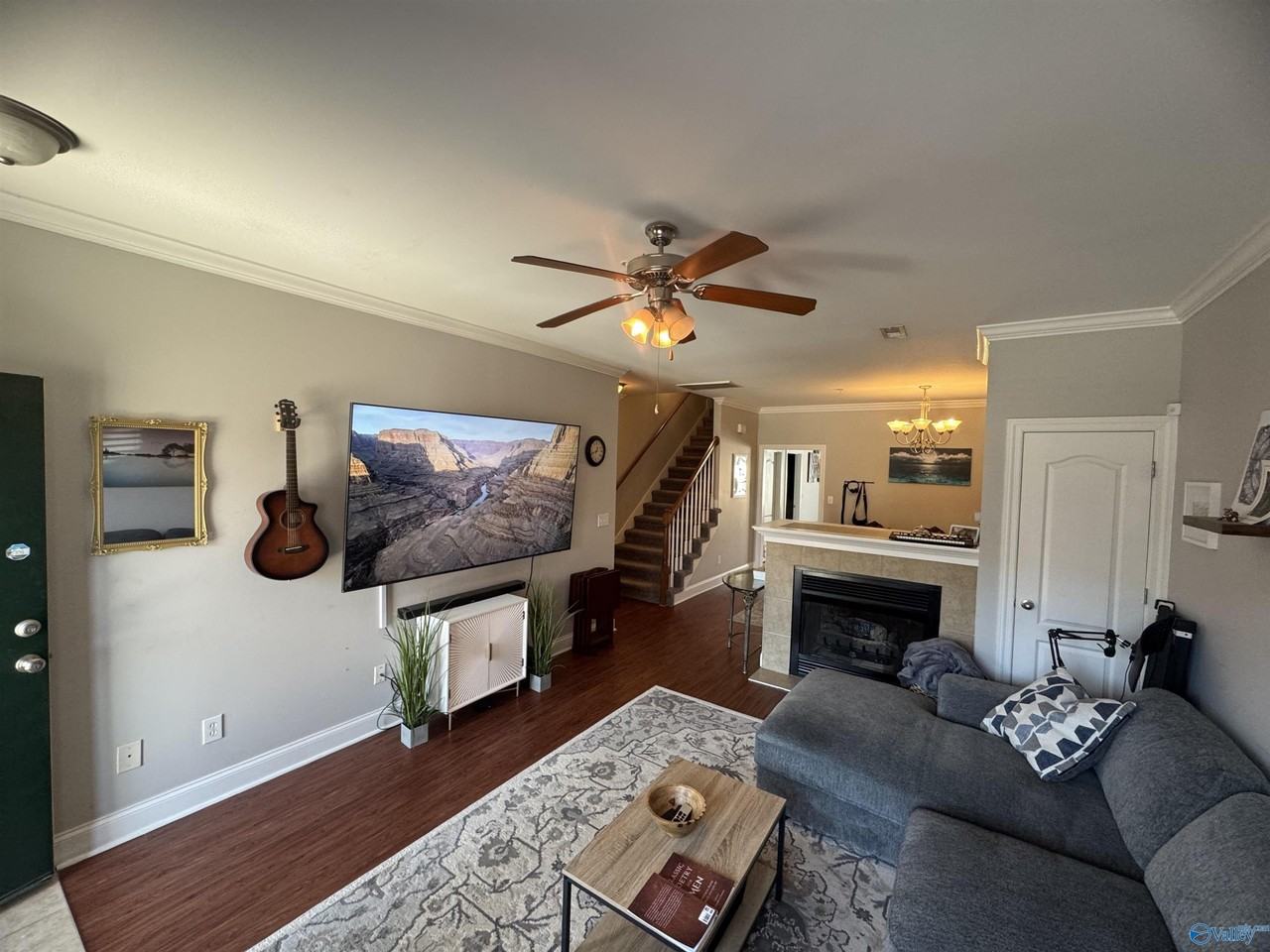 468 Shamrock Dr - Photo 4 of 35