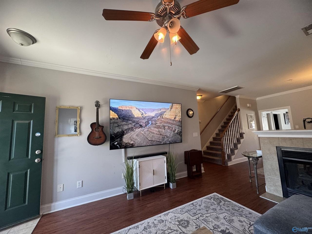 468 Shamrock Dr - Photo 7 of 35