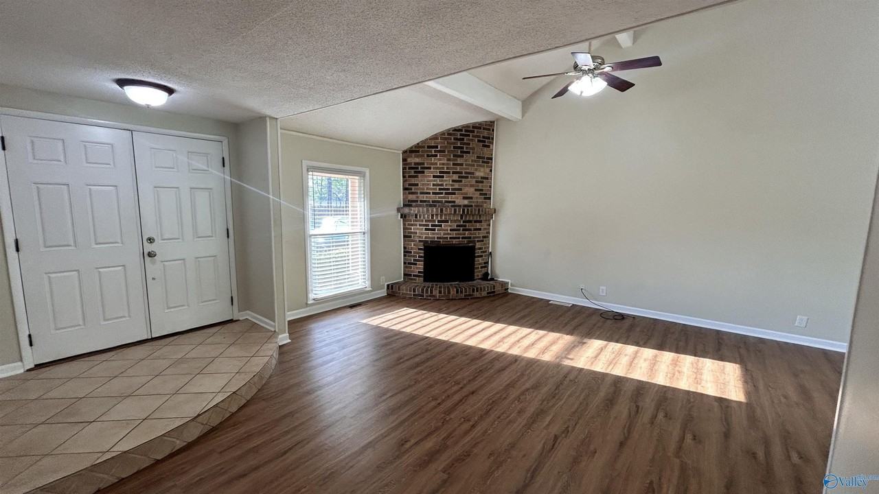 8807 Bailey Cove Rd Se - Photo 3 of 27